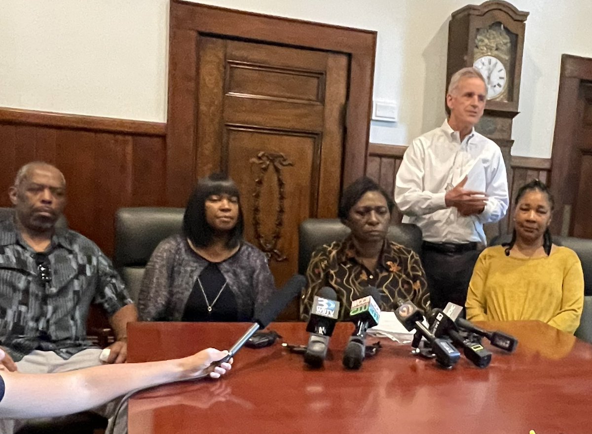 BREAKING: Family members of Danquirs Franklin, shot and killed by CMPD officer Wende Kerl in 2019, announce they’ve reached a $1.5-million settlement with the city. The money will go directly to Franklin’s three children, aged 9, 10 and 12.