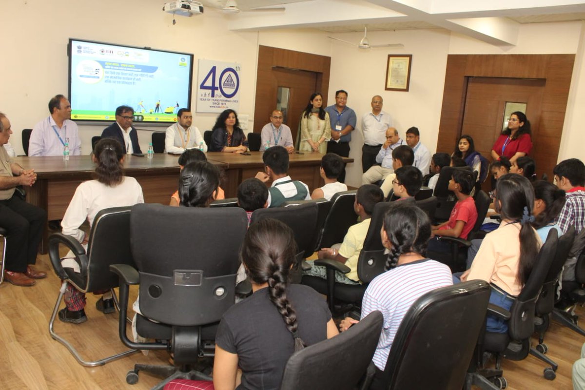 PetroleumMin's tweet photo. Today, Joint Director #MoPNG, Shri Gaurav Katiyar visited National Association for the Blind, RK Puram, Delhi for #SwachhtaPakhwada (1-15 July), administered #SwachhataPledge &amp; motivated visually impaired students. @BPCLimited distributed bedsheets, towels, hygiene kits &amp; snacks. https://t.co/v5P891QOE6