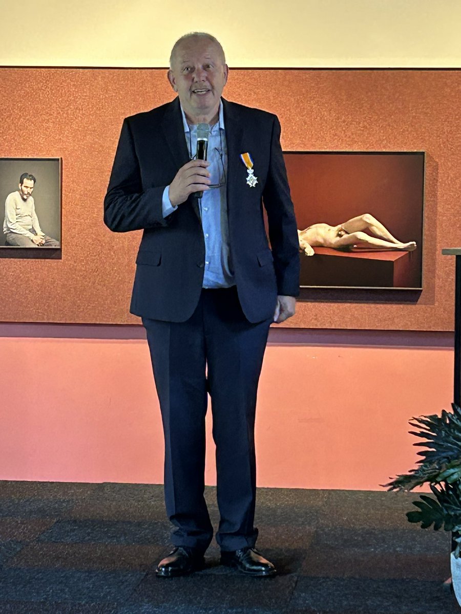 MfvandeKerkhof's tweet photo. Vandaag nam Bert van de Velden afscheid van ‘zijn’ @VRKennemerland. Veel lovende woorden van de sprekers over hoe hij zijn rol als directeur publieke gezondheid heeft vervuld, ook in de covid crisis. Tot zijn verrassing werd hij geridderd in de orde van Oranje Nassau! 💪🏼 https://t.co/n8B7lcG5hu