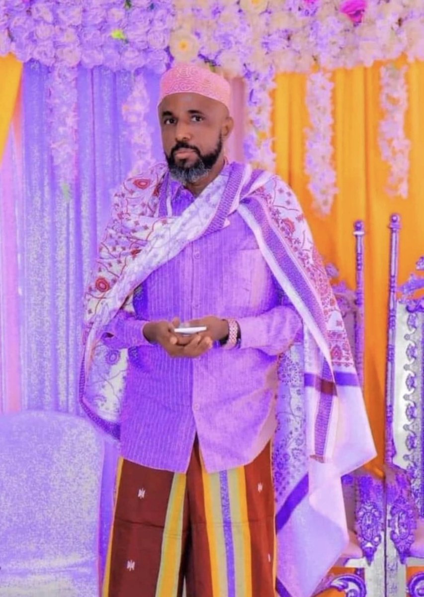 AmbWarsame's tweet photo. @oxford92 Ilahay cimarga iyo cafimad Kaba haku siyadiyo  Garaad Jaamac Garaad Cali ♥️♥️♥️♥️♥️ #Somalia #SSCPrevails #SSC https://t.co/8m9V8YIpBa