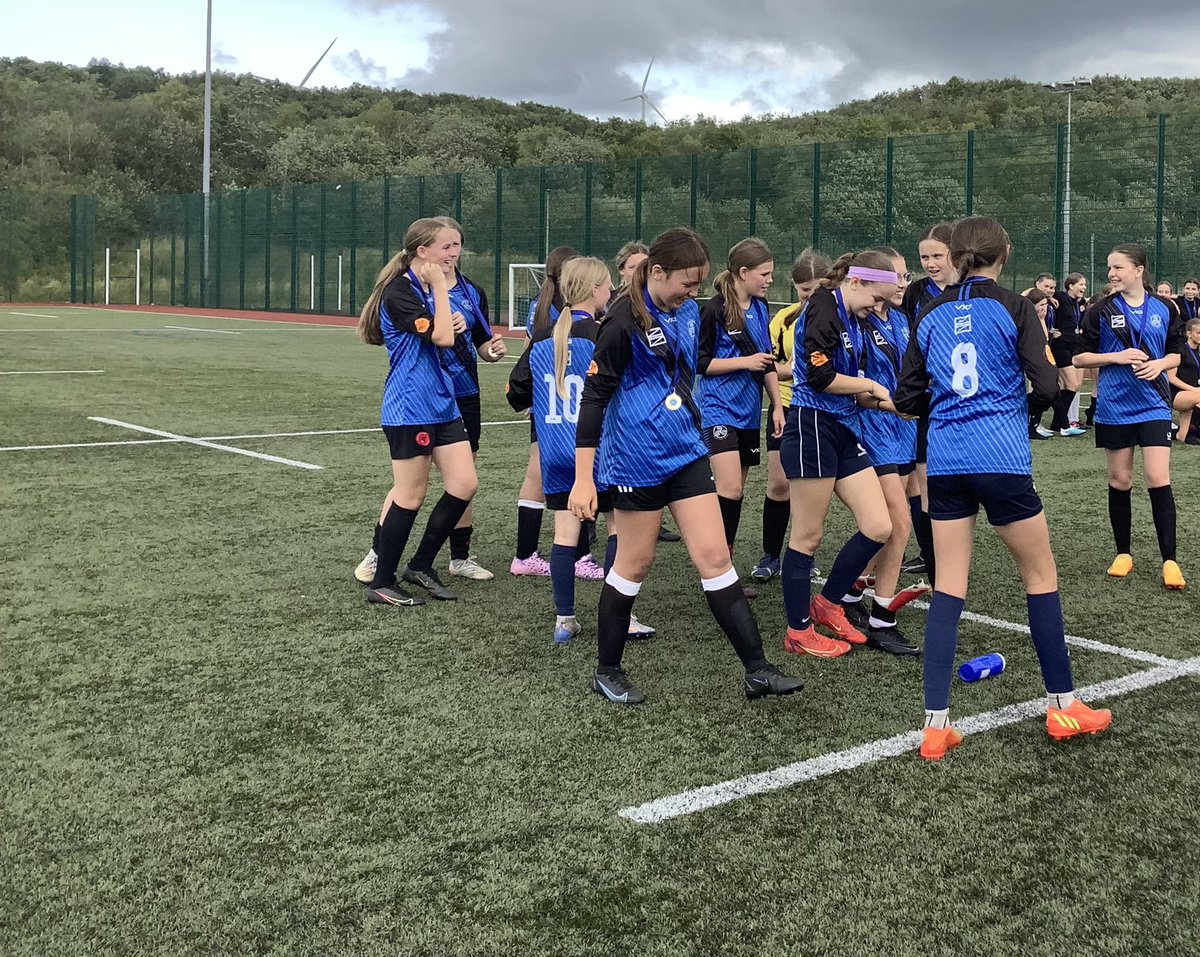IslwynHighSport's tweet image. Unbelievably proud of this squad of girls. You played out of your skin today and gone ahead to win the U13 Caerphilly Cup v Lewis Girls. Very physical first half saw us in the lead 5-3 half time. Teamwork made the dream work and the second half showed you all deserving winners!🏆