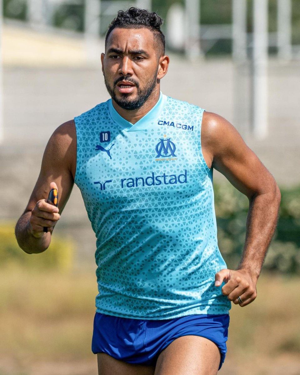SyotosProd's tweet photo. Quand il est fit comme ça, vous savez ils savent… #Payet #TeamOM https://t.co/Y83Pxb0sQ7
