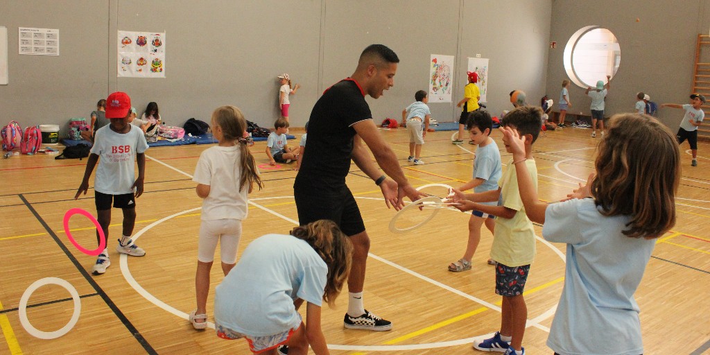 BSB_Barcelona's tweet photo. 🌞Another fantastic #MagicThursday at #BSBSummerSchool! 🤹♂️ Our children had real fun learning the ropes and juggling around - and it wasn't so easy either!
#EnglishLearning #SummerFun https://t.co/P7ET15SCdd