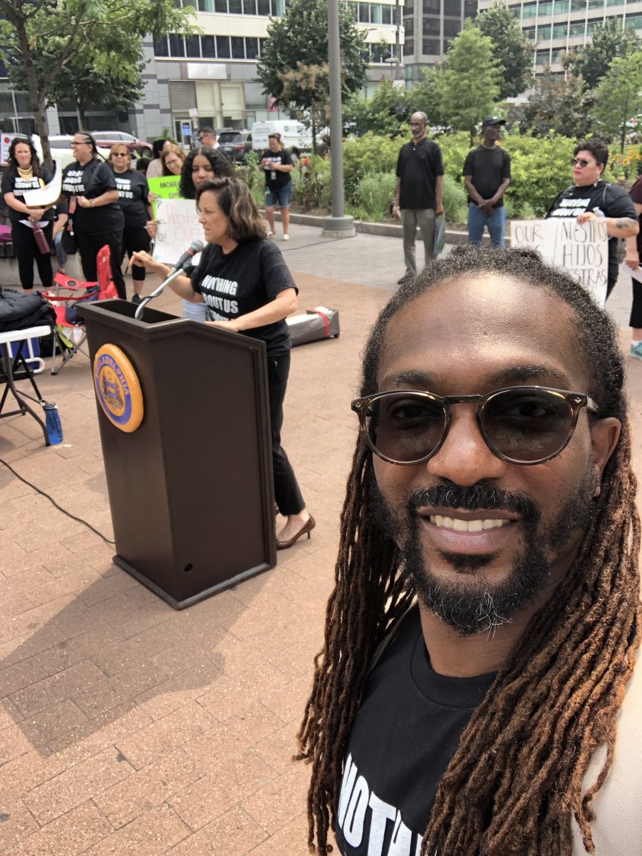 ProfessorJBA's tweet photo. NPU organizing and delivering some powerful messages to #MomsForLiberty in Philly for their conference. Proud to see parents and fellow educators standing in gap for ALL students. #TEVB #NPU #M4LSummit23 #Philadelphia #advocacy #parentvoice #ProfessorJBA 🍎 https://t.co/ZObr6E70QT