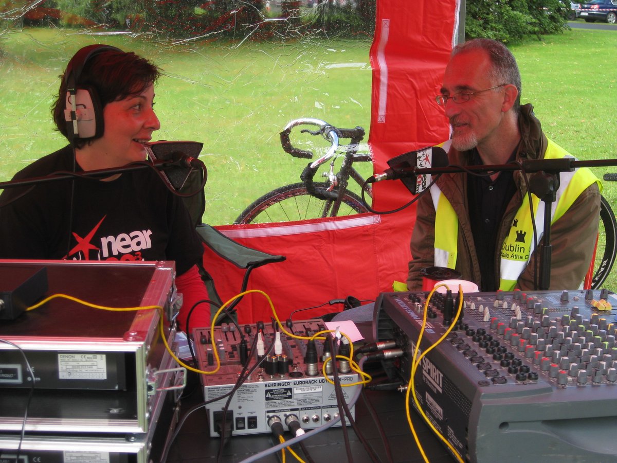 #NearFM live @ #rosefestival2023 Sat 15th 12:30-3:30  Drop by our pop up radio studio & say hi.
Supported by @dublincitycouncil 
@lordmayorofdublin @dublincitycouncil @dublincitylibraries @DCCParksBiodiv @DCCclontarf 
Past years: nearfm.ie/near-fm-live-f…
youtu.be/LyisX5QmUfw