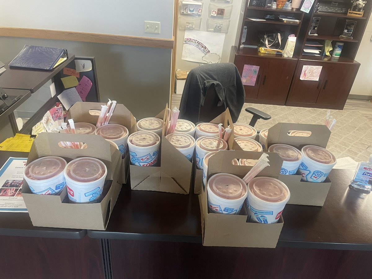 Can we just brag on how amazing our CDC parents are!! Drinks for the staff provided by Jeff and Johana Fowler. They do something like this at least every quarter for the staff. And it is so appreciated! Thank you! https://t.co/0Qh4mzsH10
