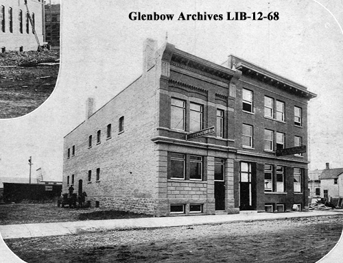 cityofcalgary's tweet photo. As you’re out #Stampeding, check out a unique location along Stephen Avenue that we’re featuring as our #tbt – The MacPherson Fruit Company building.
1/5 https://t.co/b6IWc0fF1B