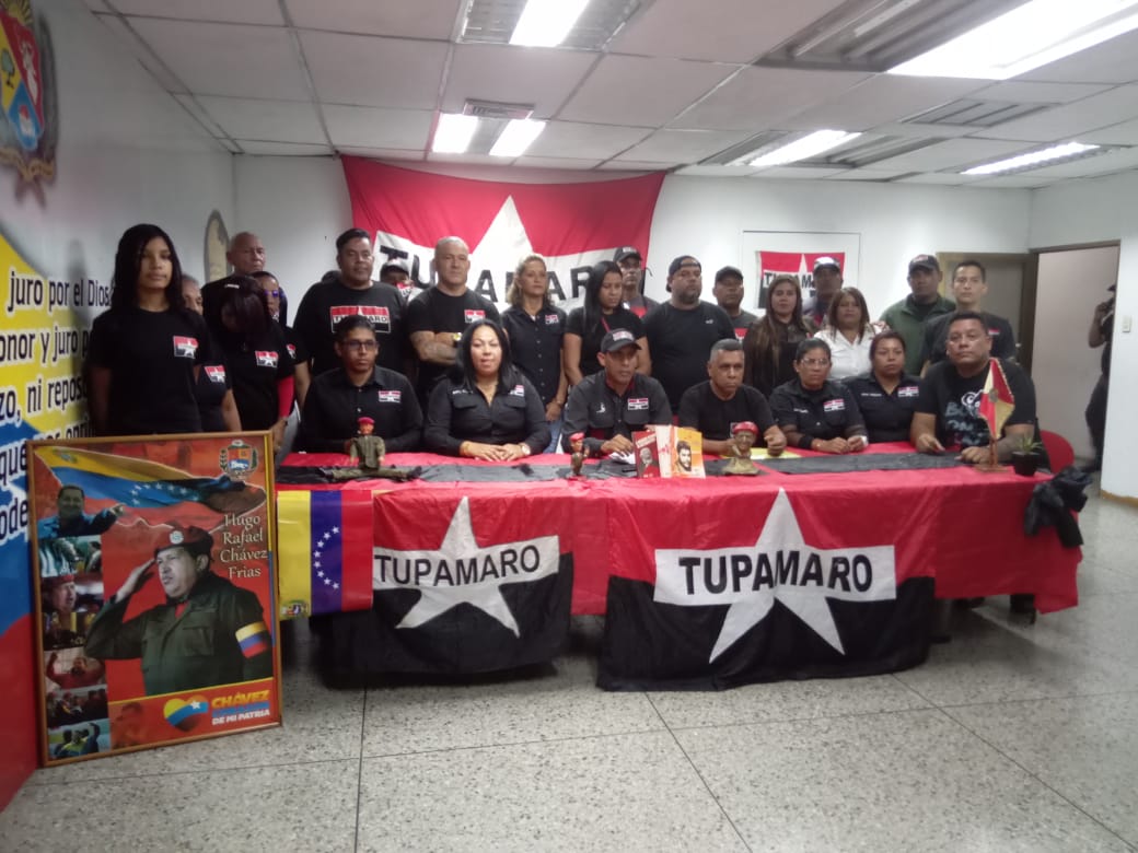 #AlMomento|| La DRO en acompañamiento con las Direcciones Municipales y nuestra militancia en general, realizan Rueda de Prensa para dar las conclusiones del #SecretariadoNacionalTupamaro2023 y presentar nuestras nuevas Líneas Estatutarias.
<a href="/NicolasMaduro/">Nicolás Maduro</a>
#UniónRevolucionaria