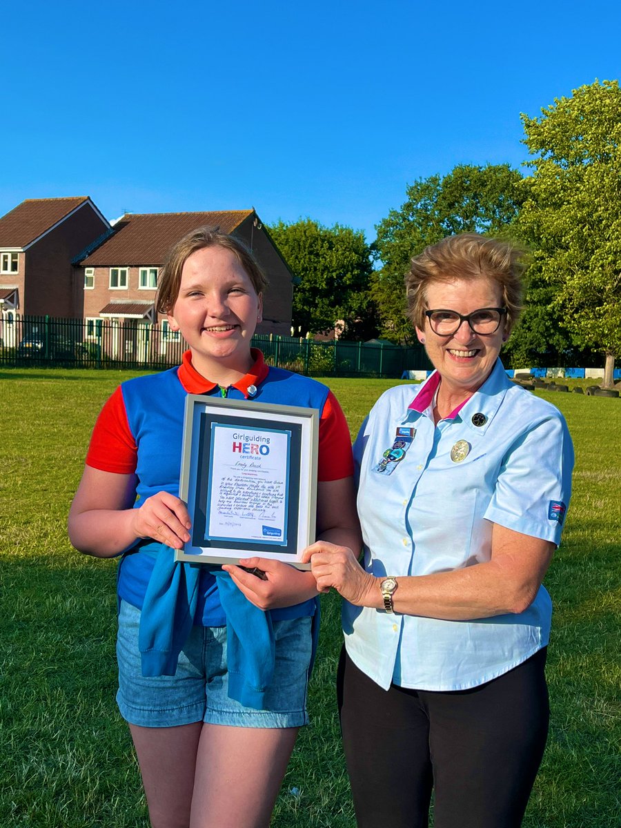 Emily from 1st Bradley Stoke Guides received a Girlguiding Hero Award last night for her dedication to her role as a Rainbow Helper @BSRainbows and her enthusiasm for Girlguiding. @Girlguiding @GirlguidingSWE @GirlguidingBSG @TheBSJournal @BS_Matters @bradleystokecs