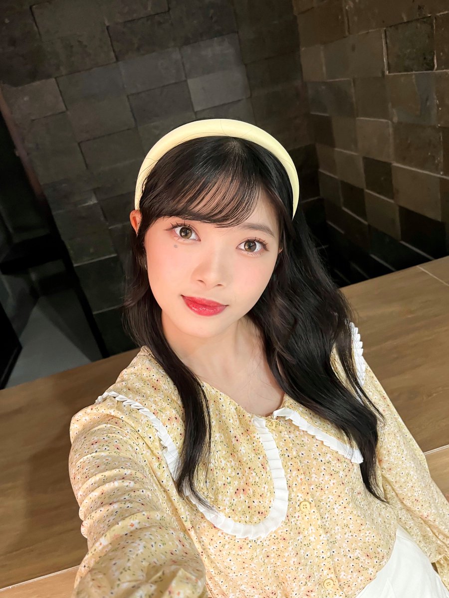 A_FionyJKT48's tweet photo. Batu keren sekali!! Terima kasih banyak ya #JKT48SummerTour23 🌼💛 https://t.co/l2xMi2RRzZ