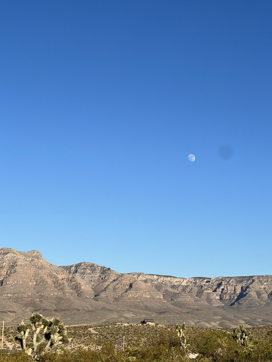 GCWestCathedral's tweet photo. Neoteric skyline,
Moonlight dances on cliffs high,
Skywalk to dreams, mine.
#thursdayvibes #haiku #haikuchallenge #haikufeels
#samedaybooking until 5pm MST https://t.co/nKkTVttziZ
