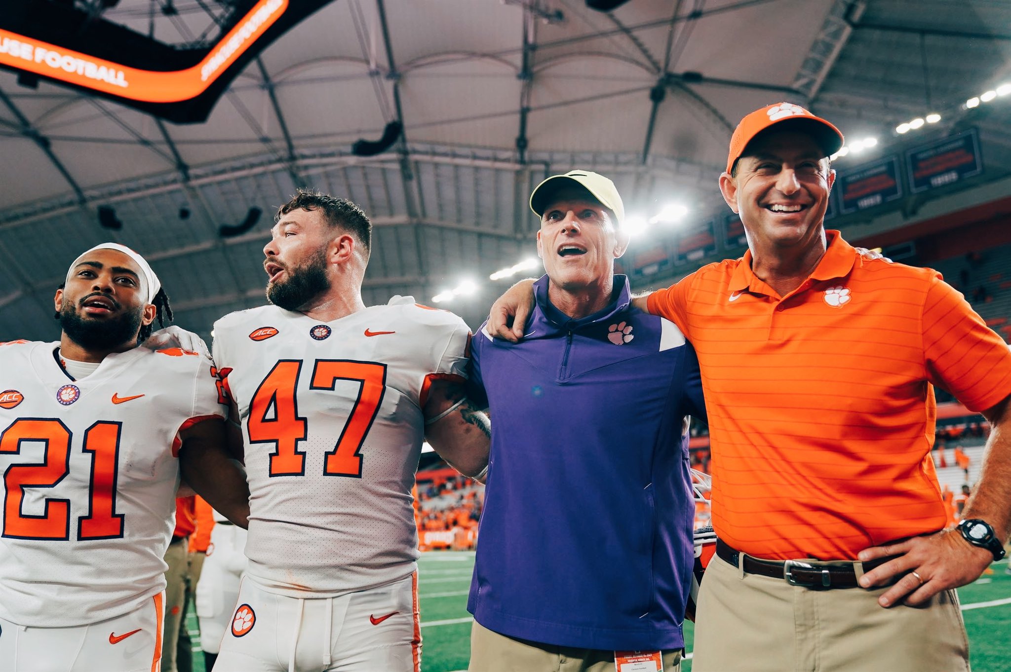 𝐃𝐚𝐫𝐢𝐞𝐧 𝐑𝐞𝐧𝐜𝐡𝐞𝐫 on Twitter "Great Coach with unmatched intensity. Well