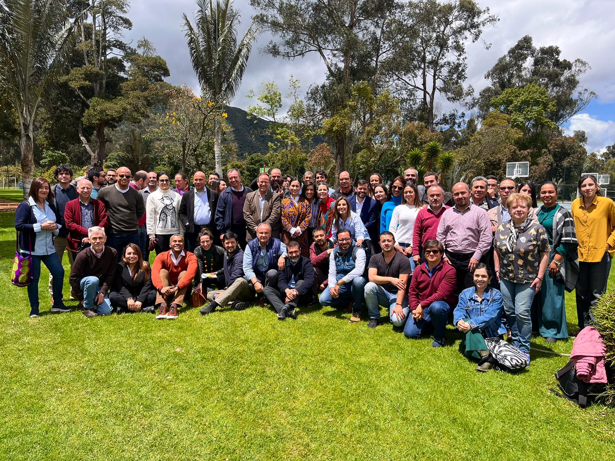 FIGRIExternado's tweet photo. 💡TODOS SOMOS FIGRI🧡, un gran espacio para compartir ideas en equipo 🤜🏻💥🤛🏻

 @OrdonezGonzalo @UExternado @SoyFIGRI @FIGRIEscuelaRI @EscuelaGobFigri @FIGRI_EFNI https://t.co/6kzGV8XnZw