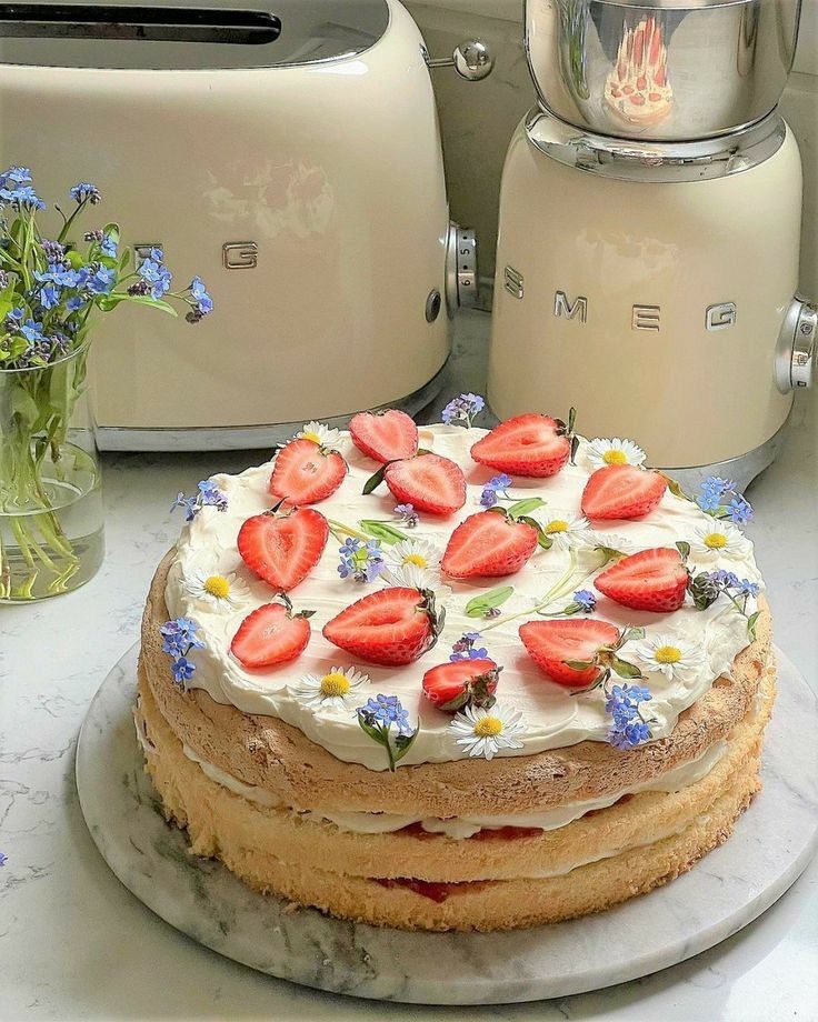 shewearprada's tweet photo. It's a lovely day. 🌸🌿🍵🍰 https://t.co/d4fk0oYeAA