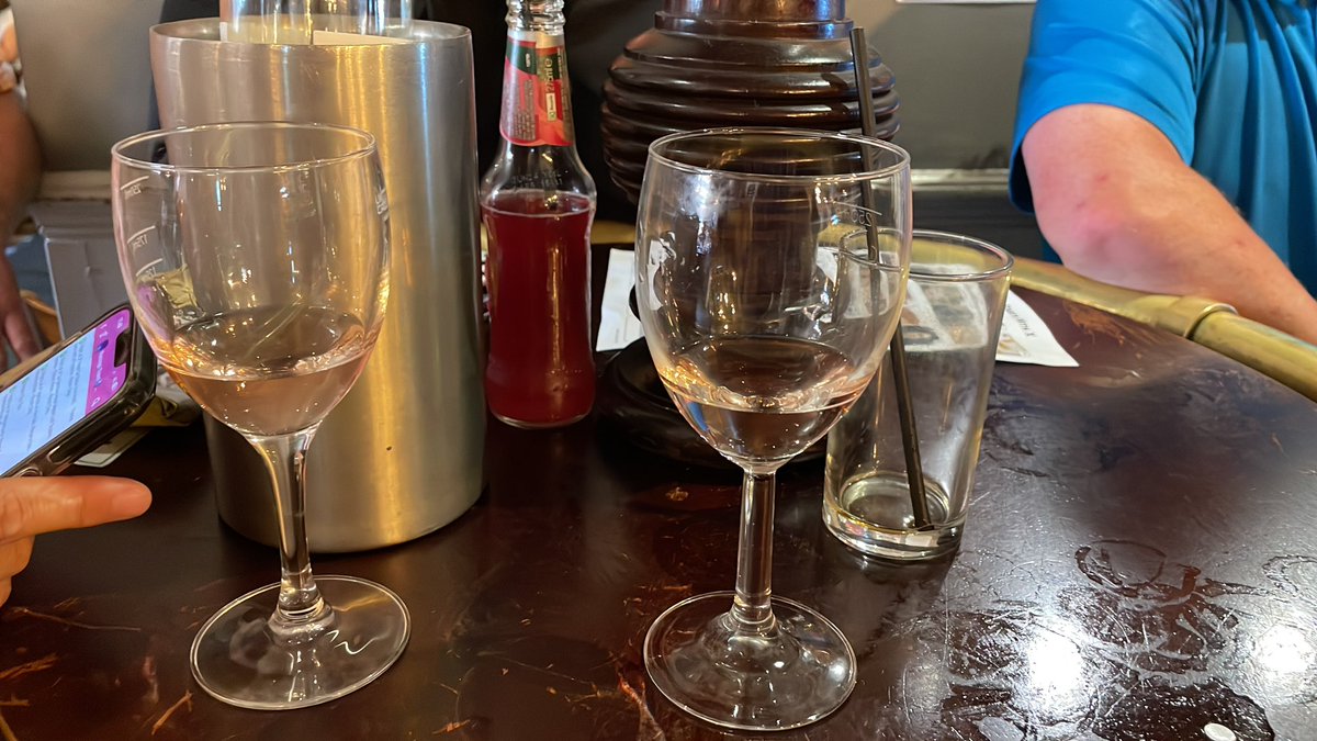 jayne070277's tweet photo. In the pub #lovebeingonholiday 🥰🥰 https://t.co/XTh8lcwfAM