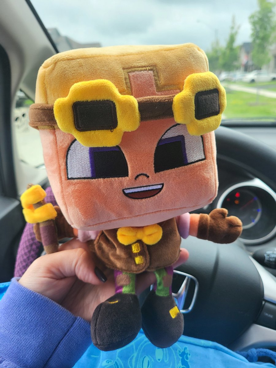 RobinIsSocial's tweet photo. They came! I have two more amazing plushies!! My daughter has already stolen them from me.. @ZedaphPlays and @WorldofKeralis https://t.co/68u7M1UgZr