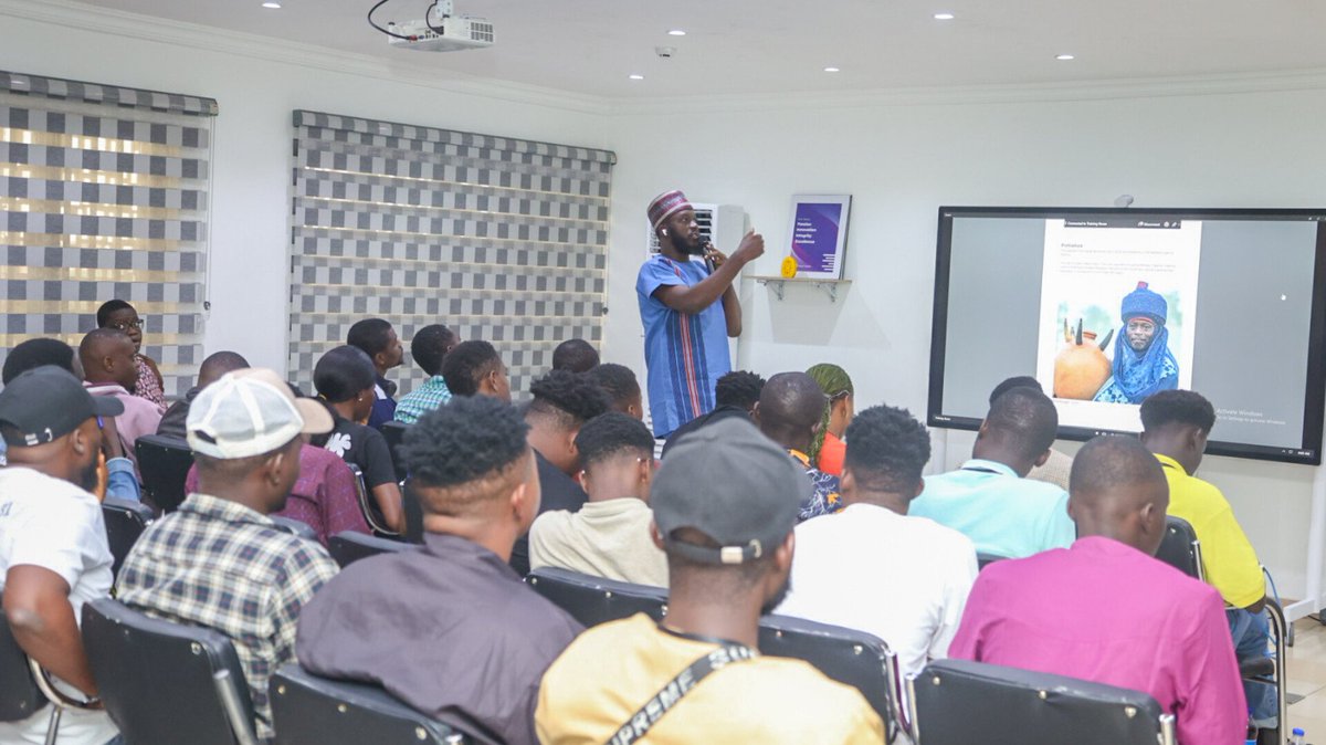 PoojaMedia's tweet photo. It's all about NFTs & commercializing your photography skills with @FotoNugget #PoojaMediaMasterclass https://t.co/5JePcJysJZ