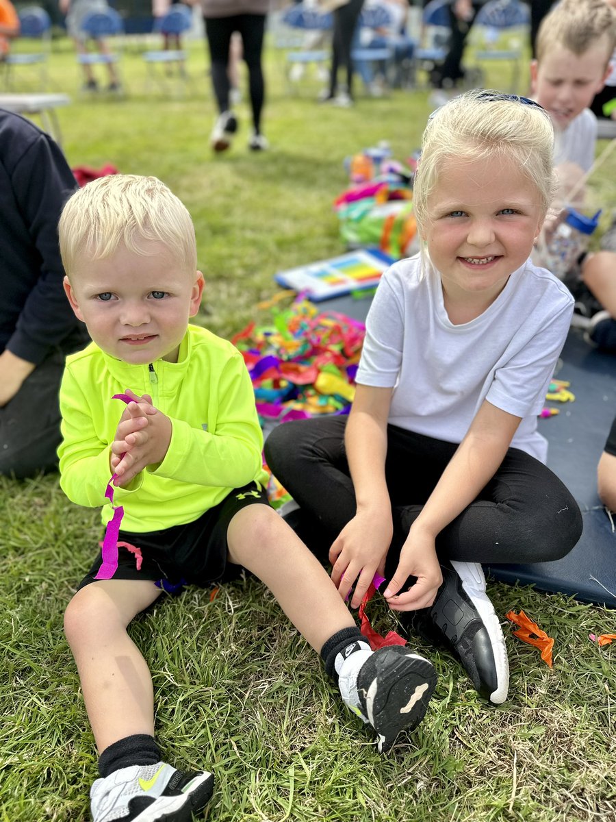 CastlewayTwo's tweet photo. This afternoon, We had a fantastic #SportsDay! We got to show our families just how brilliant we really are. We waved our rainbow streamers high and supported each other in the best way we know how to…the #CastleWay 🌈💙
@WeAreCastleway https://t.co/dZSHdRZ1Hd