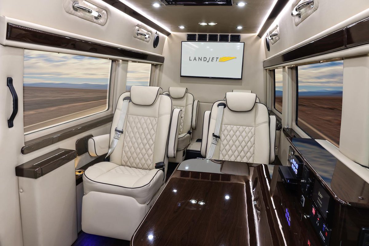 LandJet's tweet photo. Here's how we're spending our Thursday. How's your day shaping up?
#landjet #mobileoffice #businesstravel #workfromtheroad #ridewithus #doortodoorservice https://t.co/CI7ZcuJysQ