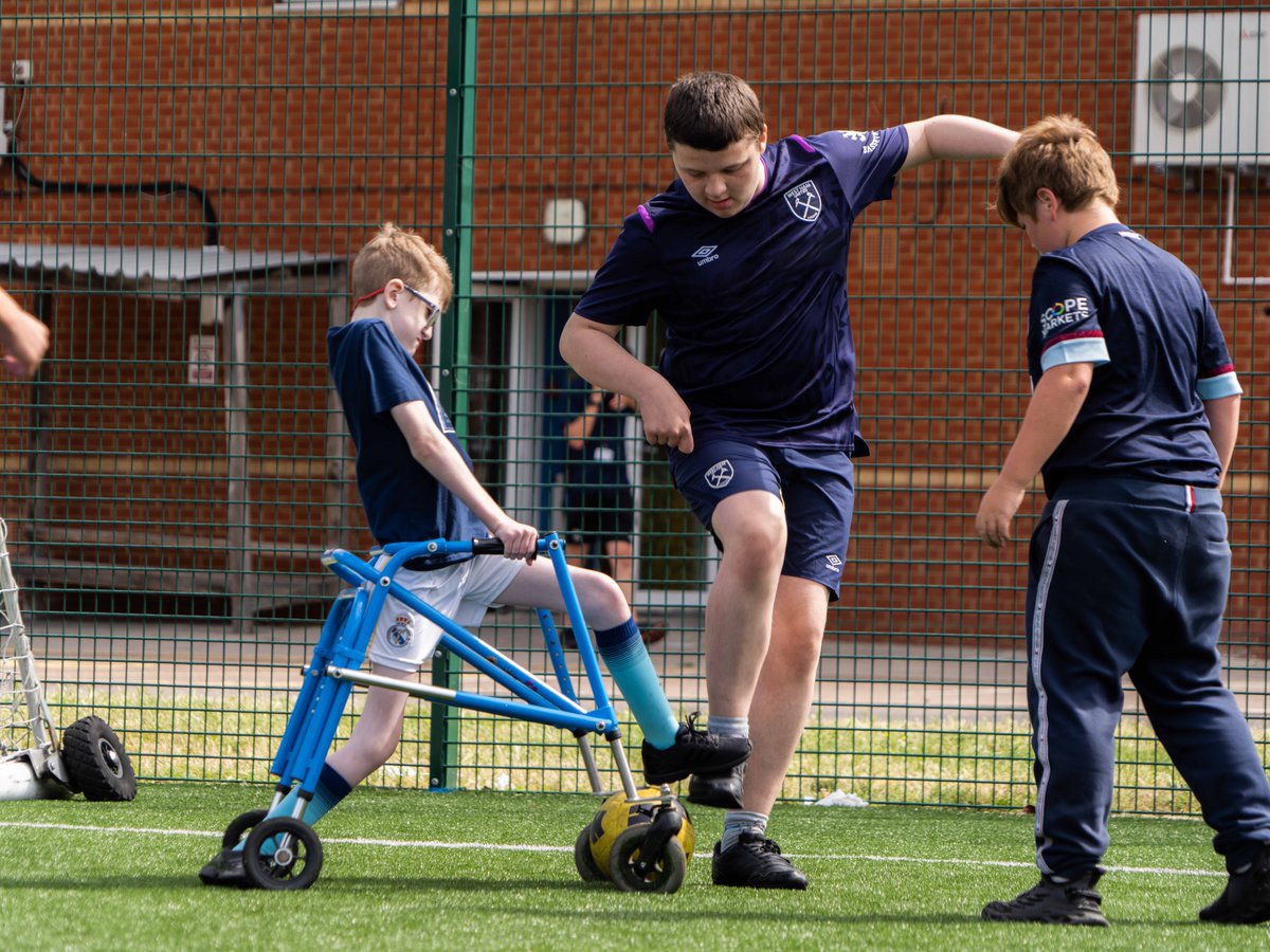 WHUFoundation's tweet photo. Celebrating the fantastic students from Corbets Tey! 🎉

They've conquered their fears and finished our 10-week #SEND programme, growing in confidence every step of the way. Well done on your amazing journey! 👏 https://t.co/bfKsA1ZVGP