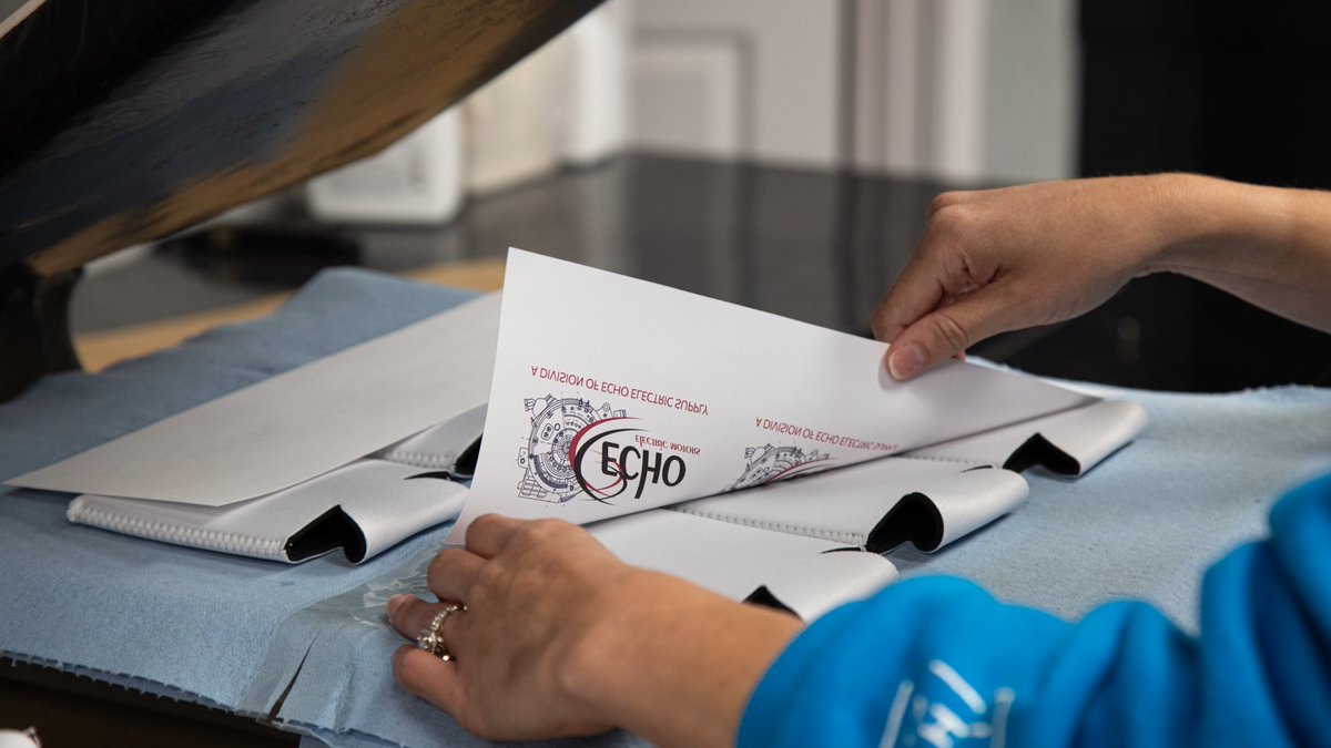 customdesignec's tweet image. Summer is prime koozie season and our friends in the Echo Motor Division needed the custom koozie hookup from Custom Design. With a white koozie as the canvas, almost any design can be heat pressed to both sides!

#CustomDesignbyECHO #CustomDesign #Motors #ElectricMotors #Koozie