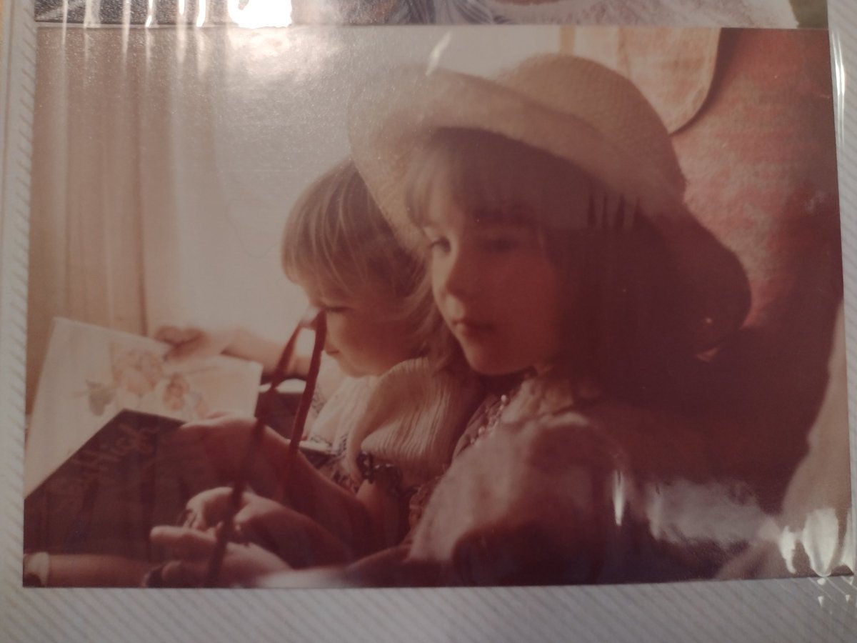 WhereIsZannah's tweet photo. Can't thank @AlaskaAir #alaskaairpdx enough for their amazing help in making Mom's 80th b-day surprise the BEST! Sisters arrived for first time since 80s "unaccompanied minors" and were given the treatment. Hugs to all who helped recreate our photo and make it so special!!! https://t.co/LQLH1z9tQ7