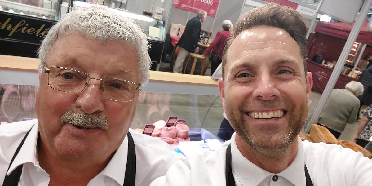 Toppings Pies tweet media