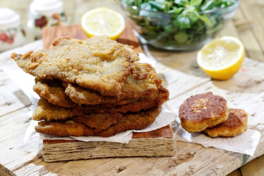 COTOLETTE DI VITELLO squisite😋
 #secondidicarne #cotolettedivitello #ricetteveloci #gialloblogs #giallozafferano #igersicilia #igersragusa #cucinaitaliana #foodpost #ricettafacile #ricettadelgiorno #foodblogger #lamiabuonaforchetta
Ricetta:
 blog.giallozafferano.it/lamiabuonaforc…