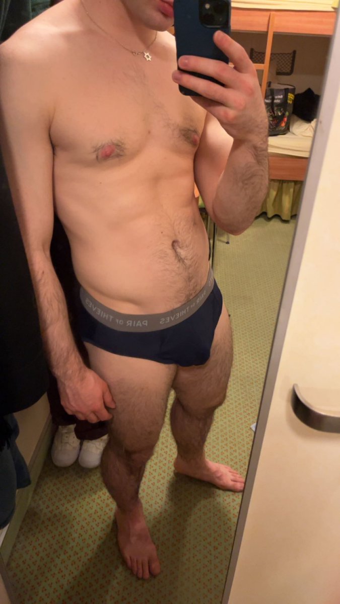 nud3sneeded's tweet photo. slut 

#gay #shortguys #happytrail #muscle #twink #twunk https://t.co/XBatnAvKEc