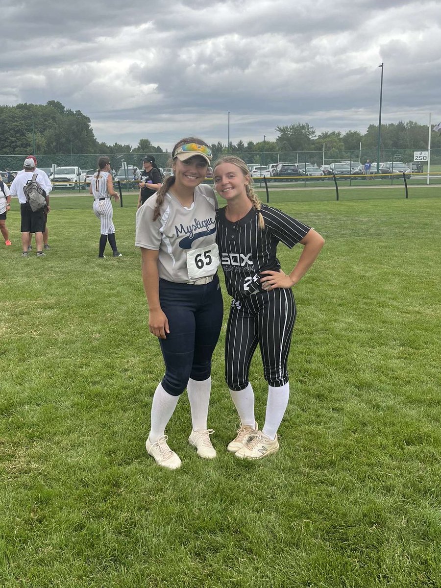avery_kidwell's tweet photo. Great time at the Blue Chip camp yesterday! I learned a lot about the mental side of the game. Here is my schedule for the Blue Chip tournament! Also got to see an old teammate! @GVSUSoftball @FSU_SB @INTechSoftball @MastodonSB @mystique16u @DugoutDolls_sb https://t.co/YzxybJfGyN