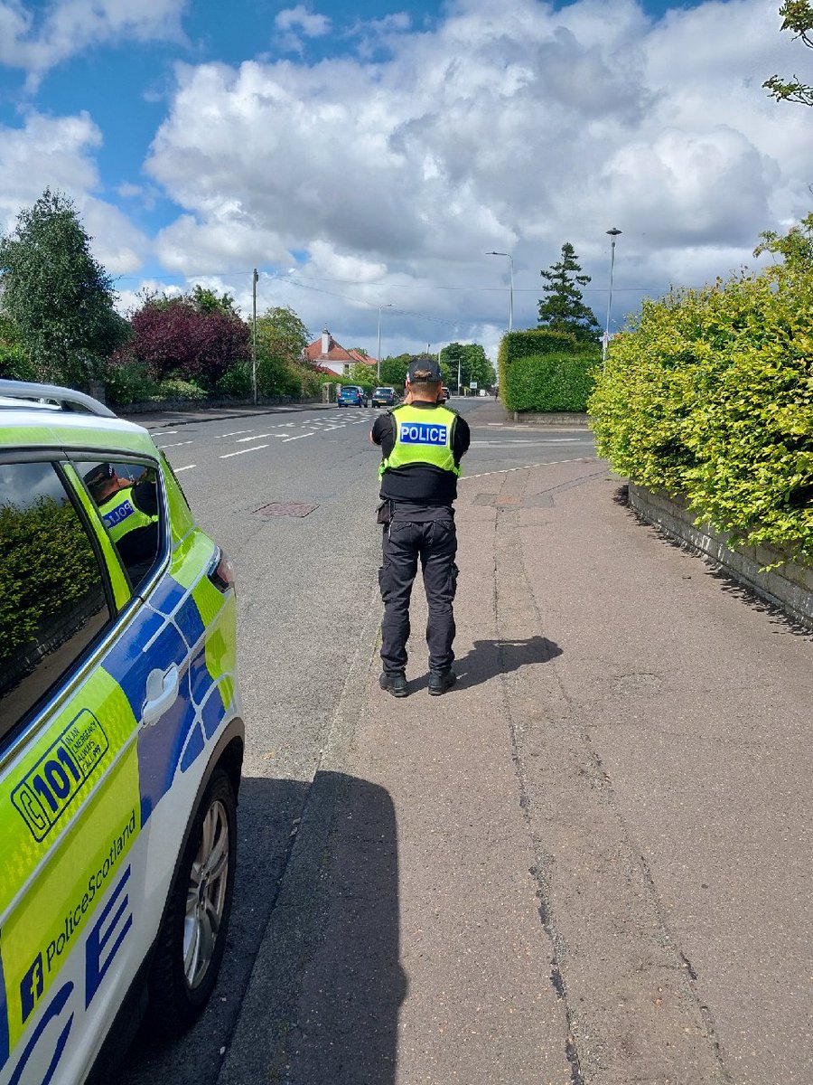 PSOSSWEdinburgh's tweet photo. In response to concerns from local residents, your community officers have been carrying out speed checks on Redford Road, Frogston Rd West and Gillespie Road. The majority of drivers were observing the speed limit with only two given verbal warnings. https://t.co/MdFQ3LNZJt