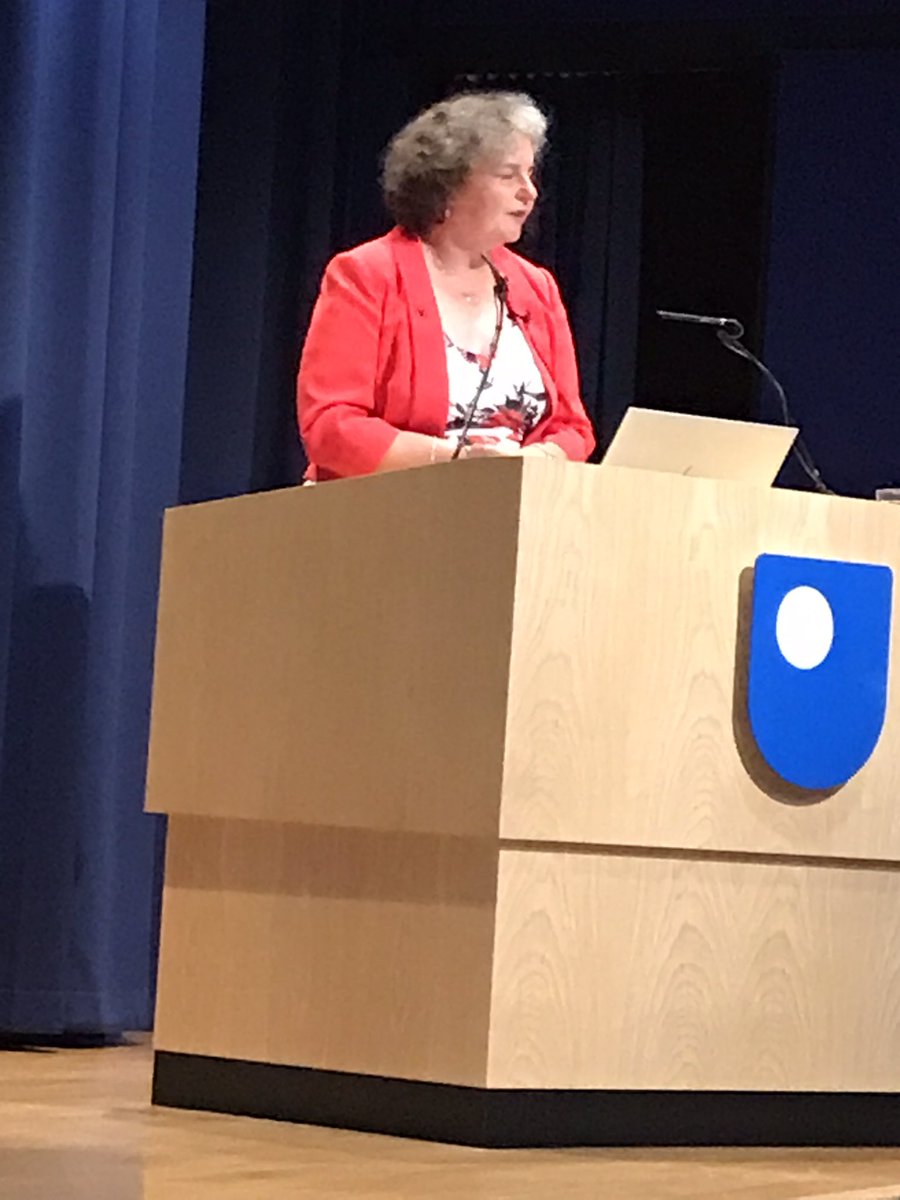 SophieBays's tweet image. The @OpenUniversity inaugural lecture from @RachelHilliam has started! #OUTalks #DataScience