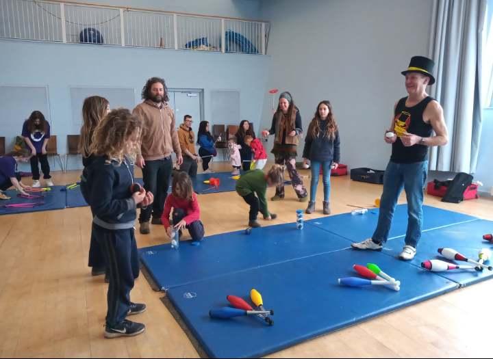 BigSplashFest's tweet photo. ⭐ Introducing... Circus of Positivity ⭐ 

Circus of Positivity will be running have-a-go workshops where you can try a variety of ground-based circus skills, from juggling and plate spinning to poi, flower stick and much more. 

Big Splash 2023: https://t.co/HSJJWrd0x5 https://t.co/1FC8dLwOqC