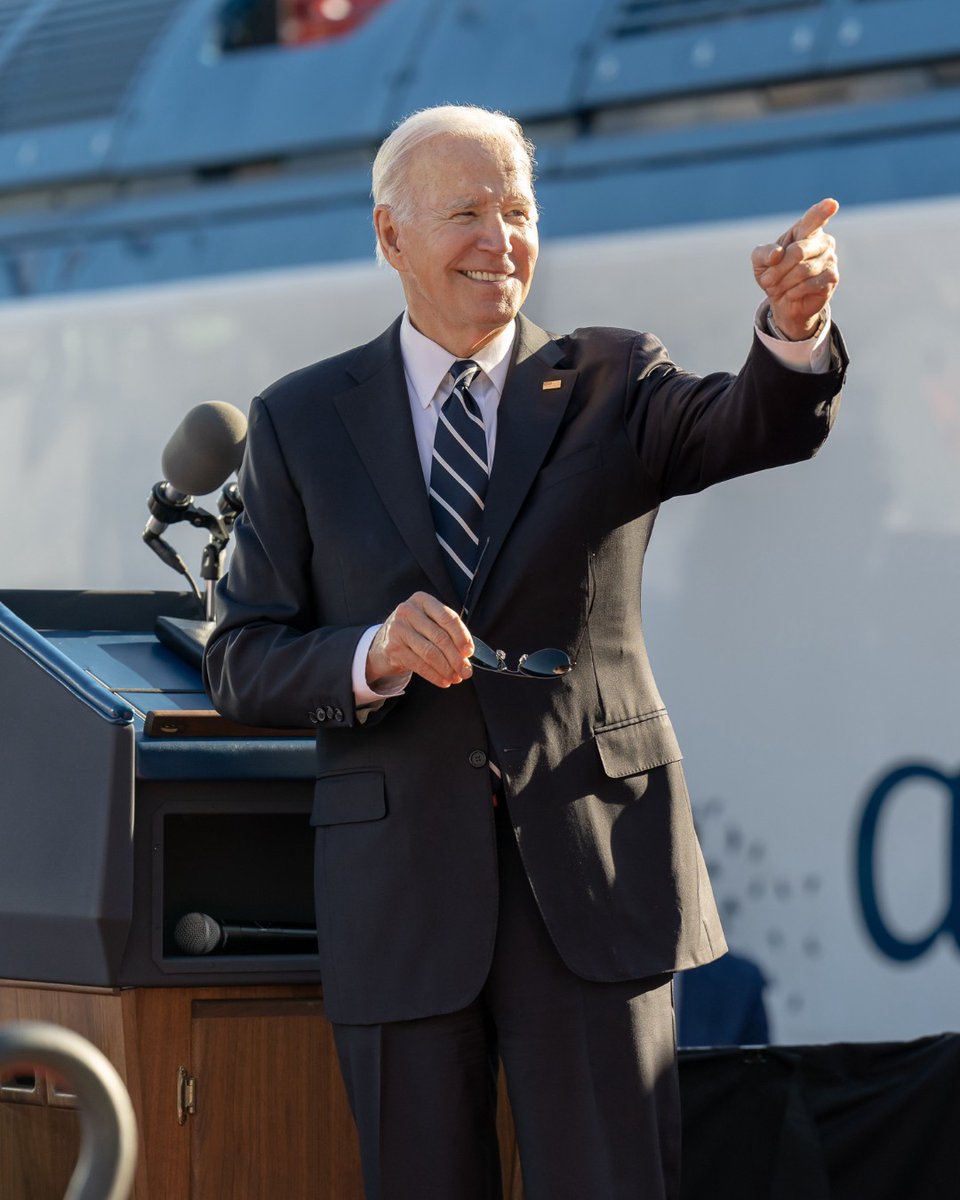 fcdpsc's tweet image. Annual inflation has fallen to 3% and the unemployment rate remains near record lows. Bidenomics is working #thanksjoe