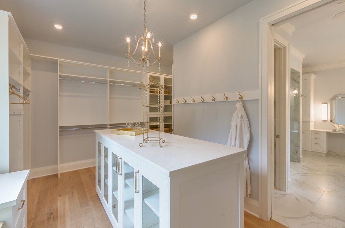 It's easy to seamlessly transition the style of your bathroom to the closet! Here are a few ways you can incorporate a remnant:
•Island
•Shelving
•Getting ready station
•Custom table
•Backsplash