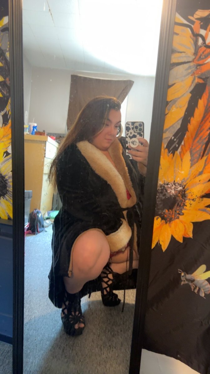 MinnieQueenB's tweet photo. Where all my sugar daddy’s? Let me be your sugar babyyy!!! #onlyfans #SugarDaddys https://t.co/3Jp2u2BG25