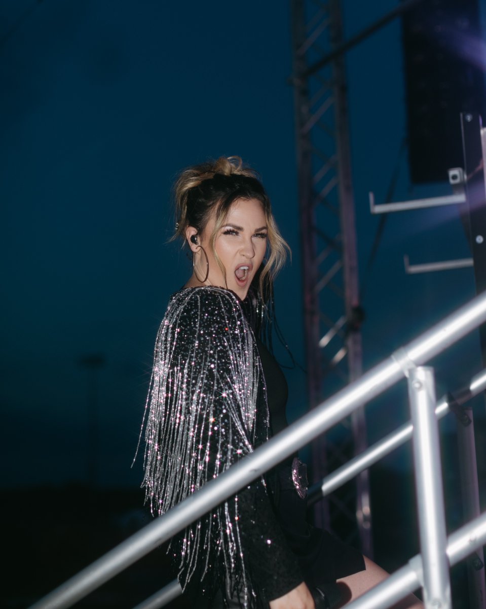 AshleyBarronOfficial tweet media