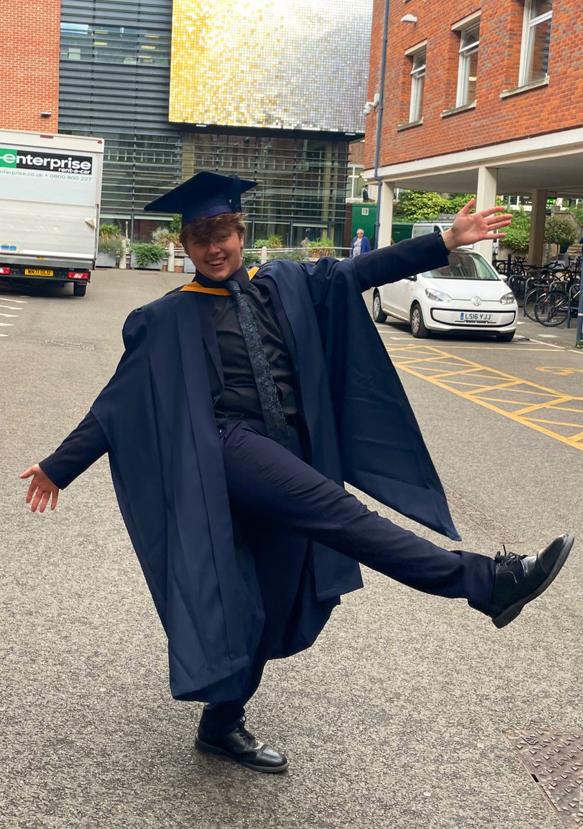 officially graduated 🎓