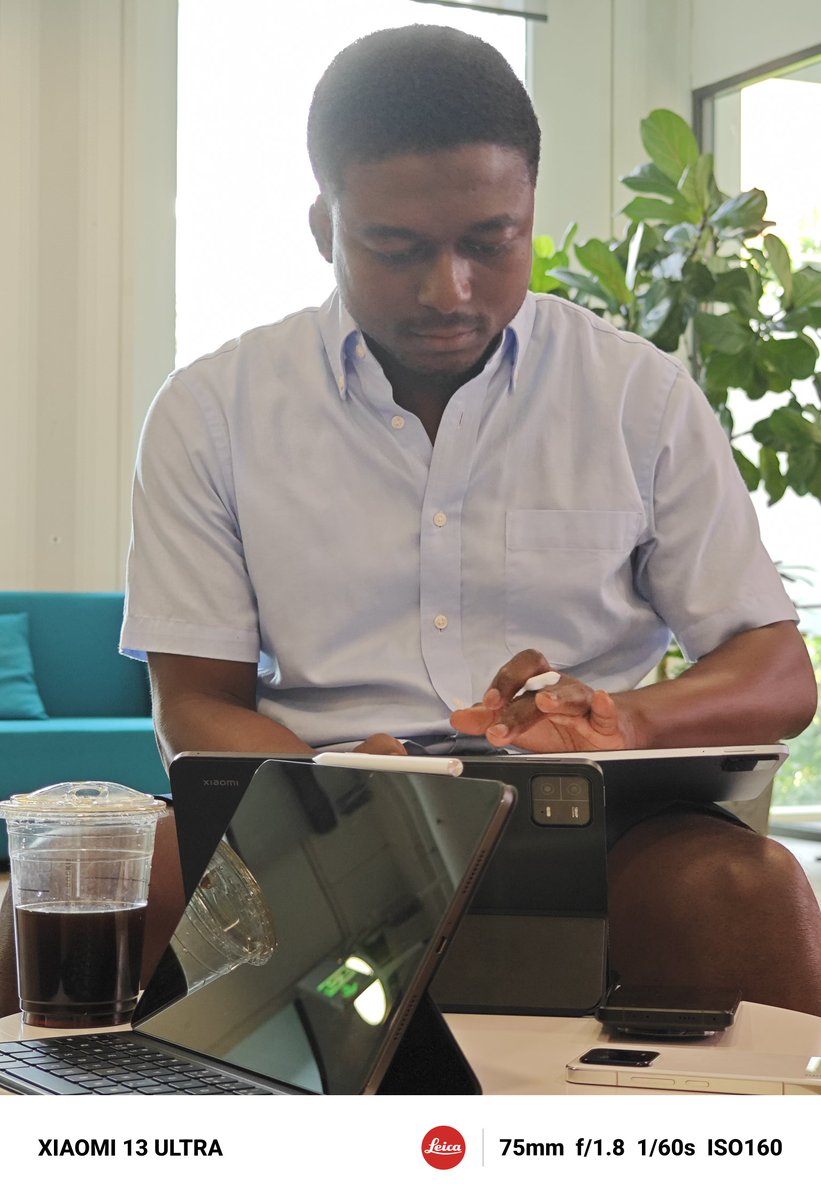 Rozmond1's tweet image. Working on something ~#BTS.

@CeliaKayo caption the first photo😎

#XiaomiPad6  #BuiltForWork #DesignedForEase