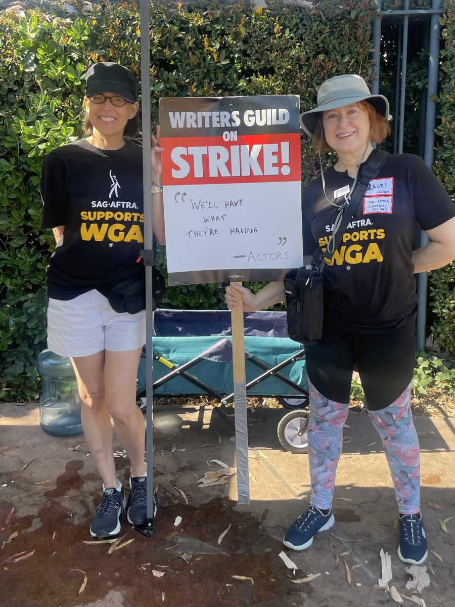 Lara Jill Miller on Twitter "Up and at ‘em. supportwga sagaftra W