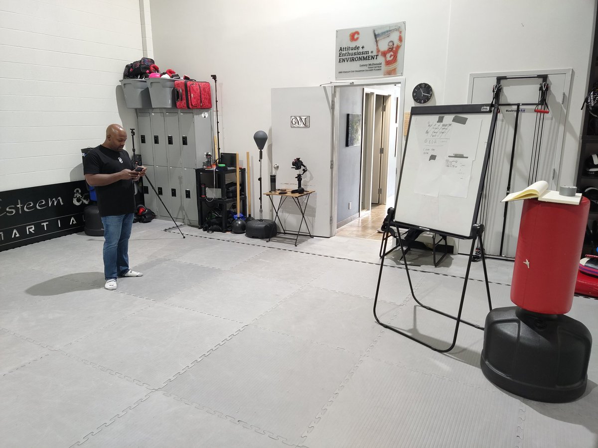 aftermathematic's tweet photo. The tools of the trade......not every masterpiece is made in studios or with millions of dollars

#realitycheck
#selfprotection
#selfdefense
#selfdefence
#budobrothers https://t.co/QB2nH9xZGI