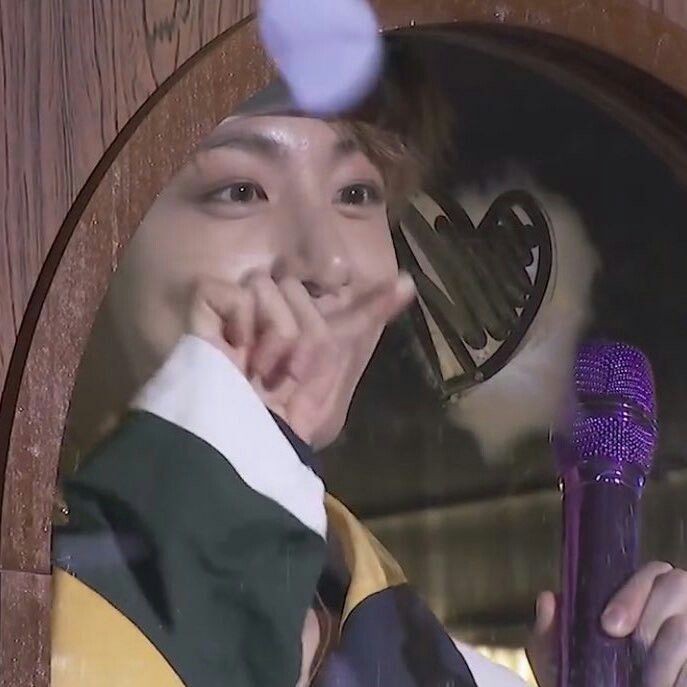 tetecostylesss's tweet image. 🐰jungkook sendo uma pessoa atenciosa e carinhosa; uma thread necessária.♡︎