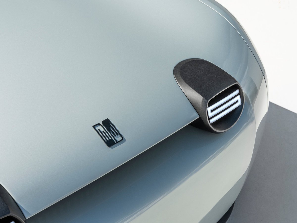 Really pleased to have written my first article for <a href="/MagnetoMagazine/">Magneto magazine</a>.

It’s a look at the new Triumph TR25 electric roadster concept, inspired by the record-breaking ‘Jabbeke’ TR2 from 1953. 

Here’s the link: magnetomagazine.com/embargoed-unti…