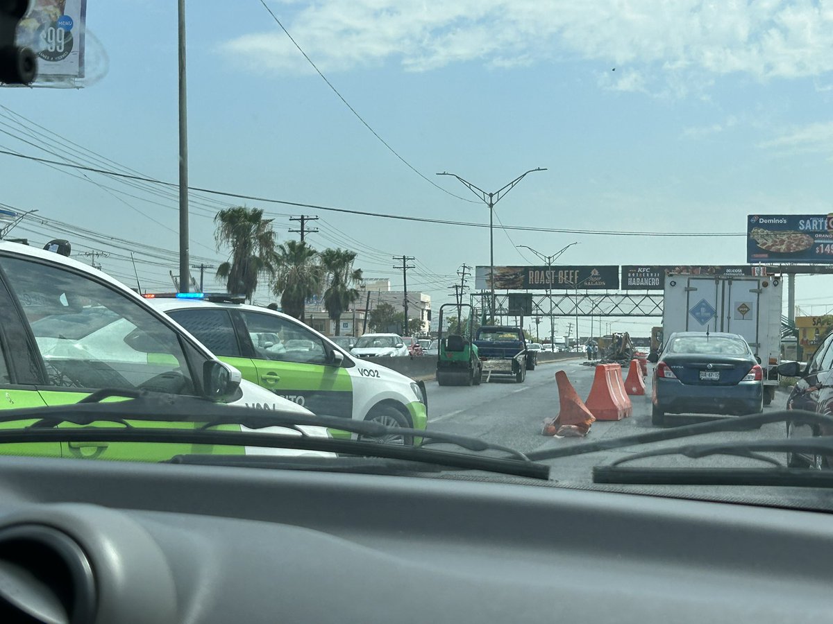 Cicmty's tweet photo. ⚠️#Vialidad tráfico detenido por obras públicas en Av. Miguel Alemán pasando Ruiz Cortines rumbo a Apodaca, dos carriles cerrados a la circulación #Guadalupe 11:20 vía @QueSucedeEnMty EQ4YX1

Permítenos ayudar a más ciudadanos como tú. Dona ahora https://t.co/FBAHtDQpUk https://t.co/TLwcMRW05h