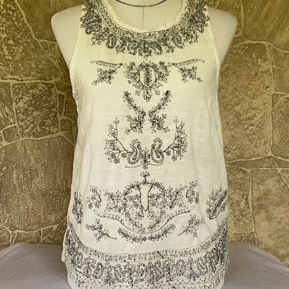bethjpsu's tweet photo. So good I had to share! Check out all the items I'm loving on @Poshmarkapp from @Che_co64 #poshmark #fashion #style #shopmycloset #luckybrand #momanda: https://t.co/56NnUKi1ub https://t.co/DcATdxI5mt