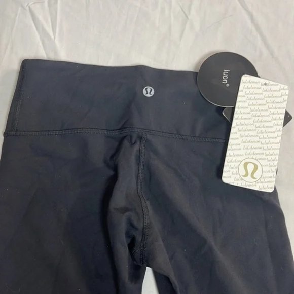 WayneSteer's tweet photo. So good I had to share! Check out all the items I'm loving on @Poshmarkapp from @global7863 #poshmark #fashion #style #shopmycloset #lululemonathletica #polobyralphlauren #culturanewyork: https://t.co/7FvNNCtvCf https://t.co/i3LkgsLblX