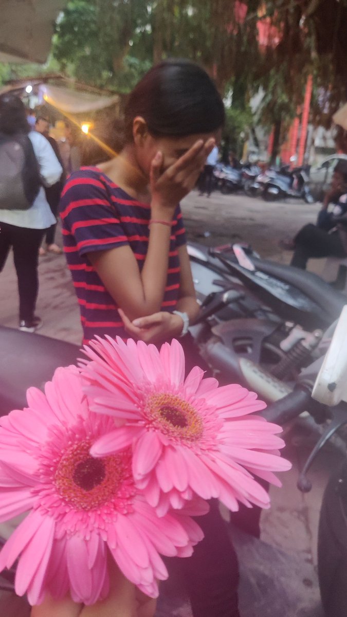 find a friend who give you flowers!!🌸
I have @classicshmosby_ 🫶🏻