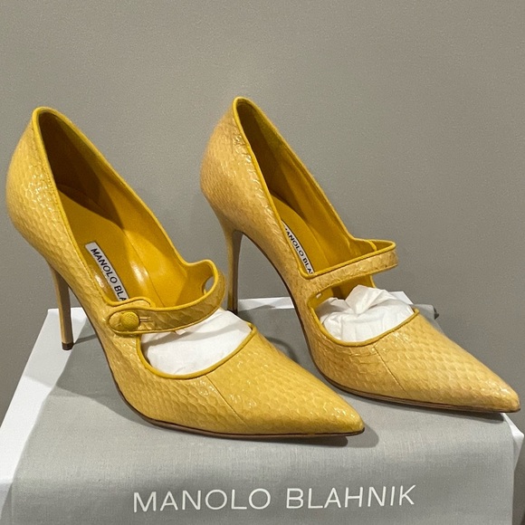 Perlabeauty5's tweet photo. So good I had to share! Check out all the items I'm loving on @Poshmarkapp #poshmark #fashion #style #shopmycloset #kennethcolenewyork #manoloblahnik #agave: https://t.co/of1z134bPM https://t.co/dkalkYppdw