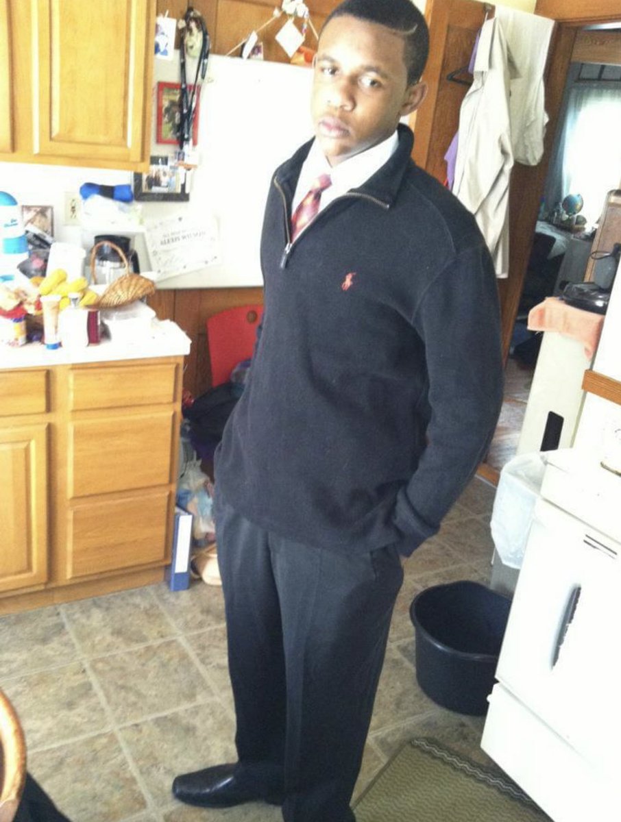 LC_623's tweet photo. Happy birthday to my brother!! @romey_rome7 #ChurchReady #BeforeHeStartedTrainingWithTheRock https://t.co/EcrnI5MJUV