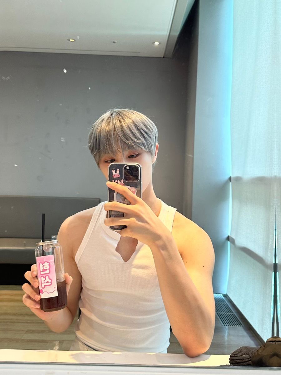 yugloview's tweet image. that’s so him